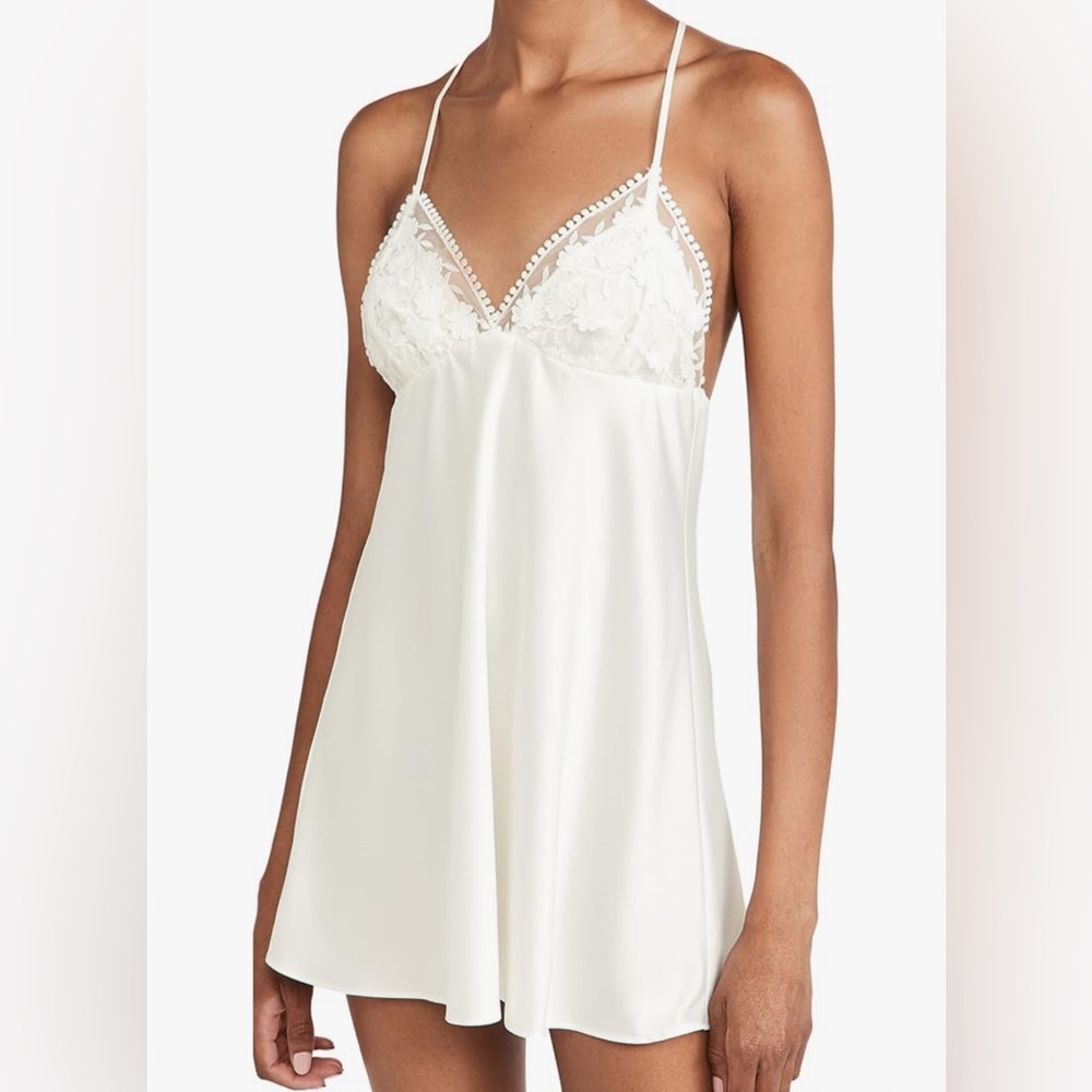 Elegant White Lace Chemise
